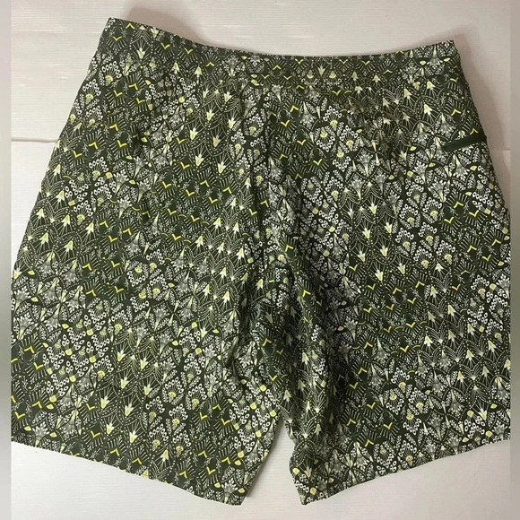 Patagonia Wavefarer Board Shorts Size 38 Dark Green Yellow - Picture 7 of 7